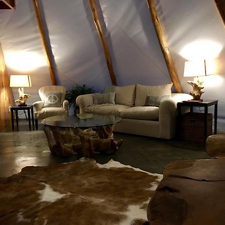 Dreamcatcher Glamping Tipi Hotell Farmville Exteriör bild