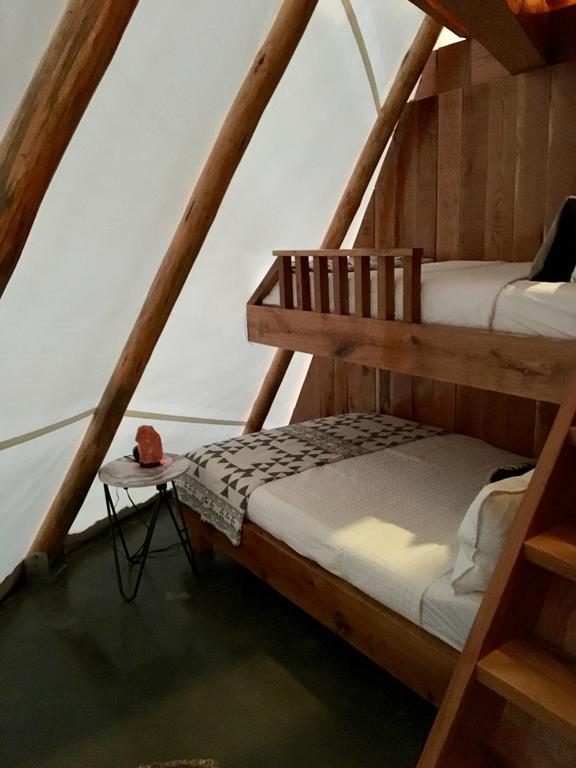 Dreamcatcher Glamping Tipi Hotell Farmville Exteriör bild